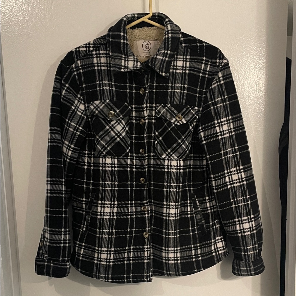 SAGE COLLECTIVE  Plaid Button-Up Jacket